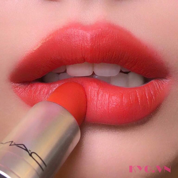 Son MAC Powder Kiss Màu Style Shocked 303 - Đỏ Cam - Image 3