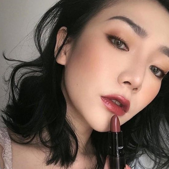 Son Mac Love Me 408 Bated Breath – Đỏ Mận - Image 4