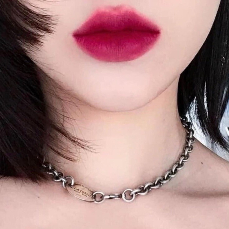 Son Kem MAC Powder Kiss màu 983 Burning Love - Đỏ Rượu - Image 6