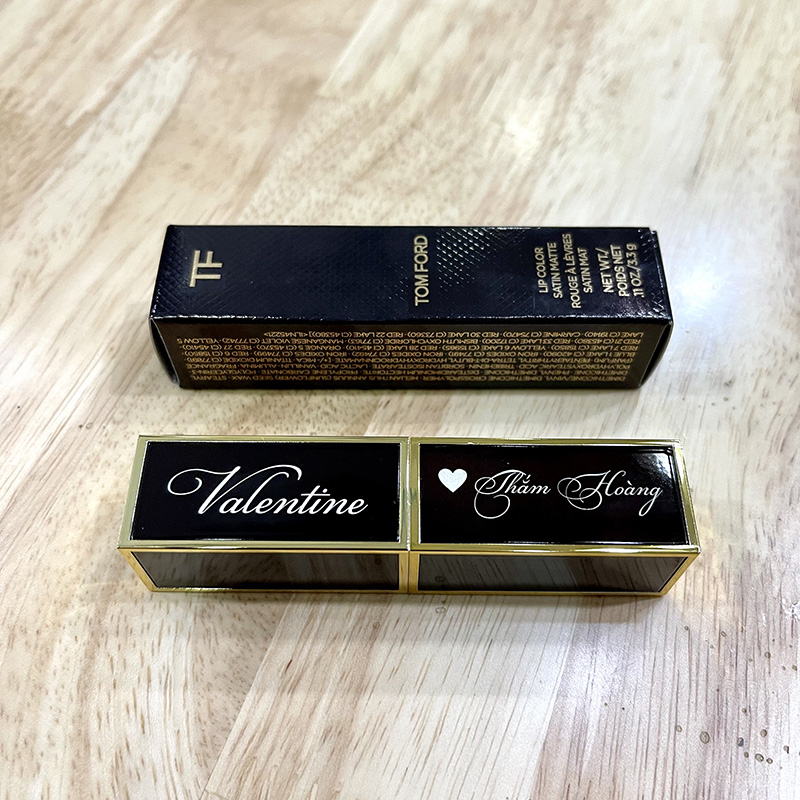 khắc tên son môi valentine