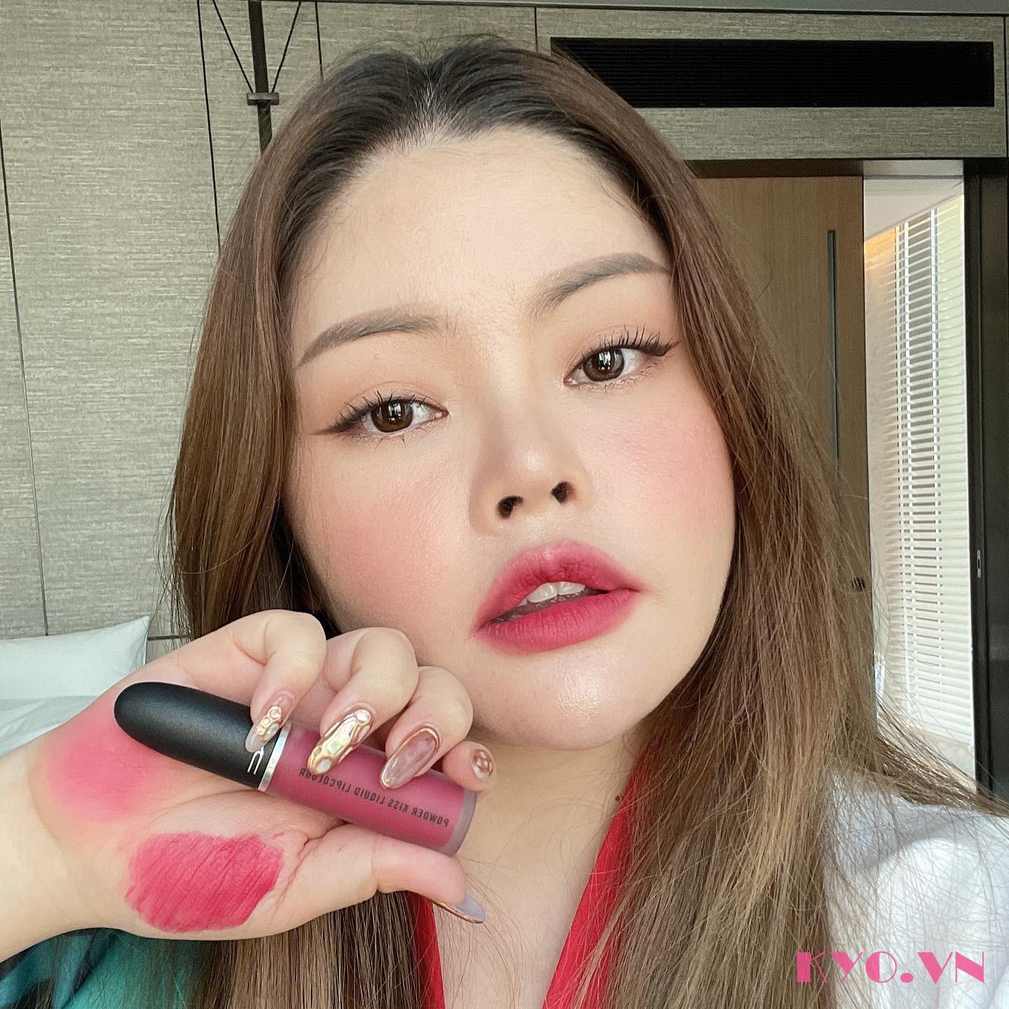 Son Kem Mac Powder Kiss Liquid Lipcolour 980 Elegance is Learned – Đỏ hồng - Image 2