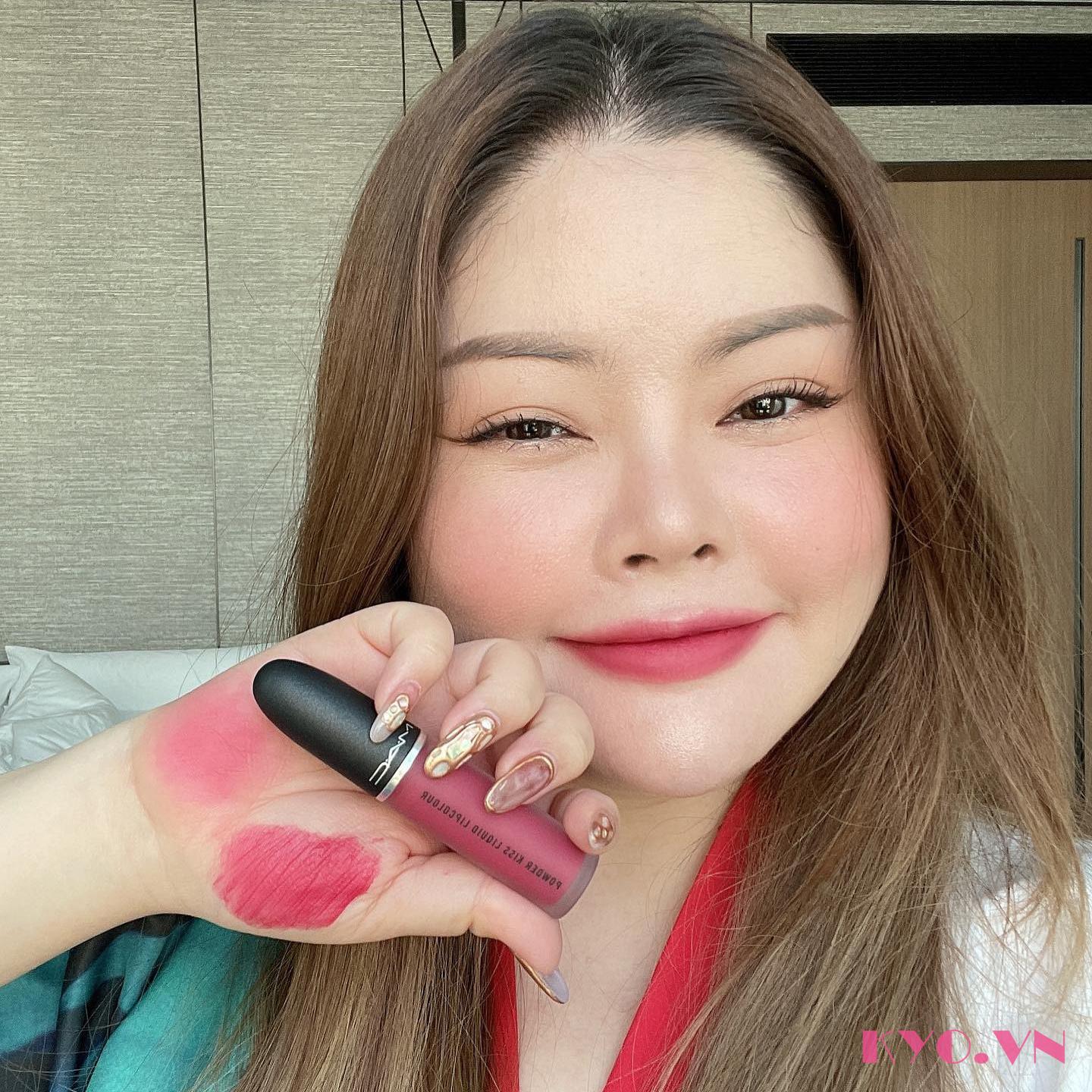 Son Kem Mac Powder Kiss Liquid Lipcolour 980 Elegance is Learned – Đỏ hồng - Image 5