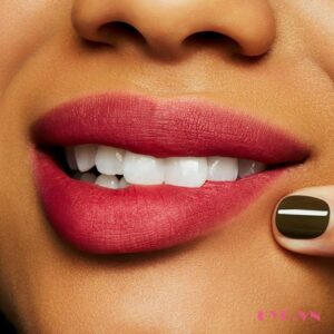 Son Kem Mac Powder Kiss Liquid Lipcolour 980 Elegance is Learned – Đỏ hồng - Image 6