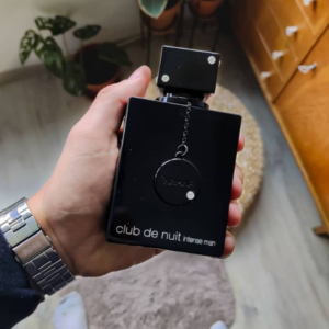 Nước Hoa Nam Armaf Club De Nuit Intense Sản phẩm thuộc nhóm hương Spice Woody dành riêng cho nam giới, được ra mắt vào năm 2015. Đây được xem như bản dupe của 