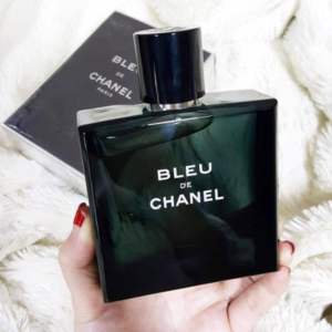 Nước Hoa Nam Chanel Bleu De Chanel EDT Bleu De Chanel đã khởi nguồn cho một chương mới của thương hiệu Chanel với hương thơm tươi mát, sạch sẽ nhưng đầy sâu sắc