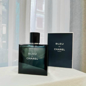 Nước Hoa Nam Chanel Bleu De Chanel EDT Chanel Bleu De Chanel EDT sở hữu 3 tầng hương xen kẽ nhau. Đó là sự hòa quyện của bản lĩnh, đam mê và nhiệt huyết