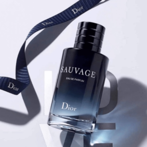 Nước Hoa Nam Dior Sauvage Eau De Parfum Dior Sauvage EDP được nhiều người biết biết đến là phiên bản tiếp nối thành công vang dội vào năm 2015 trước đó. Với phiên bản năm 2018 này đã được sáng chế dựa trên mong muốn mang đến cho nam giới một mùi hương đầy nam tính, mạnh mẽ, lôi cuốn