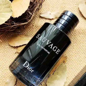 Nước Hoa Nam Dior Sauvage Eau De Parfum Nước hoa nam cao cấp Dior Sauvage EDP thuộc nhóm hương thơm thảo mộc phương Đông. Lấy ý tưởng từ những bối cảnh hoang dã nhất, Dior Sauvage EDP gói ghém tông hương thanh cay, mộc mạc mà chân thật trong mình