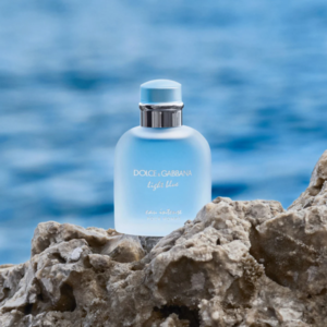 Nước Hoa Nam Dolce & Gabbana Light Blue EDP Nước hoa nam chính hãng Dolce & Gabbana Light Blue EDP mang đậm mùi hương của ngày hè rực nắng đang phản chiếu lấp lánh xuống mặt biển xanh biếc Capri huyền thoại.