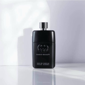Nước Hoa Nam Gucci Guilty Pour Homme EDP Đây là thứ mùi hương cơ thể được cộng hưởng từ hoắc hương và tuyết tùng. Lúc thì tỏa ra một cách độc lập, khi thì đan hợp làm một khiến cảm xúc cứ thế chơi vơi, thay đổi một cách bất quy tắc.