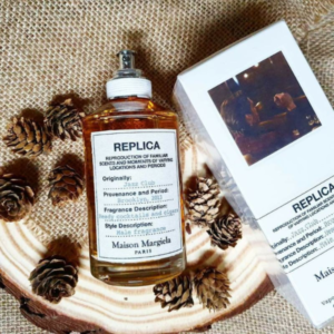 Nước Hoa Nam Maison Margiela Replica Jazz Club EDT Đây là thứ mùi chậm rãi còn lưu lại, khơi gợi cho người ta cảm giác buồn bã lắng đọng của một buổi tiệc tàn, chỉ còn những con phố vắng đón ta về.