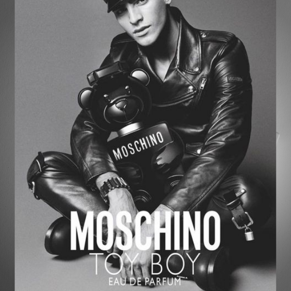 Nước Hoa Nam Moschino Toy Boy EDP Loại nước hoa nam chính hãng này nói về một người đàn ông độc đáo, năng động, nhiệt tình và đam mê.