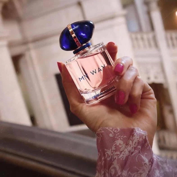Nước Hoa Nữ Giorgio Armani My Way EDP Nước hoa nữ chính hãng My Way là "lá bùa hộ mệnh" sang trọng, phù hợp với những cuộc gặp gỡ quan trọng.
