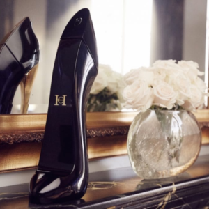 Nước Hoa Nữ Good Girl Carolina Herrera Legere EDP Good Girl Legere tượng trưng cho những khía cạnh tính cách của người phụ nữ xinh đẹp. Đó là sự quyến rũ mà ngọt ngào, nhẹ nhàng mà gợi cảm.