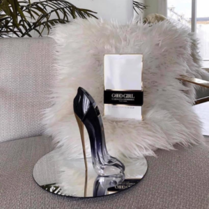 Nước Hoa Nữ Good Girl Carolina Herrera Legere EDP Có thể nói, nguồn cảm hứng lớn nhất của dòng nước hoa này chính là những đôi giày cao gót.