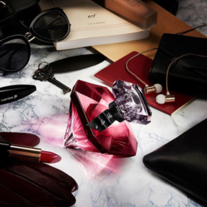 Nước Hoa Nữ Lancome La Nuit Tresor À La Folie L'eau De Parfum Nước hoa chính hãng Lancome La Nuit Tresor À La Folie mang theo vóc dáng của một viên kim cương diễm lệ với những mặt cắt chân thực đến hoàn hảo.