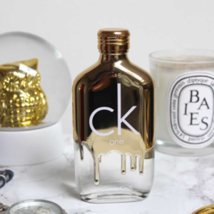Nước Hoa Unisex Calvin Klein CK One Gold EDT Thiết kế của nước hoa chính hãng CK One Gold dựa trên vẻ đẹp đơn giản của CK One nguyên bản.