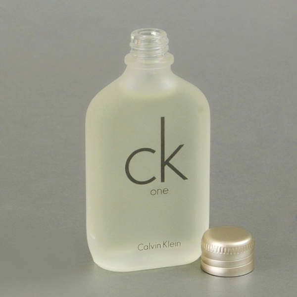 Nước Hoa Unisex Calvin Klein CK One Eau De Toilette CK One Calvin Klein mang đến cho bạn một cảm giác tươi mới nhưng vẫn đầy gần gũi