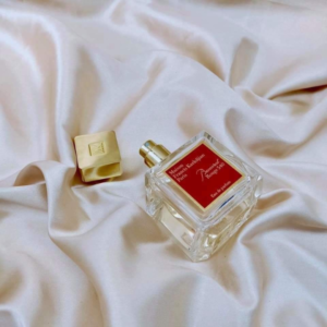 Nước Hoa Unisex Maison Francis Kurkdjian Baccarat Rouge 540 EDP (Trắng) Baccarat Rouge 540 mang đến hương thơm thoắt ẩn thoắt hiện, đầy lôi cuốn đậm chất phương Đông.