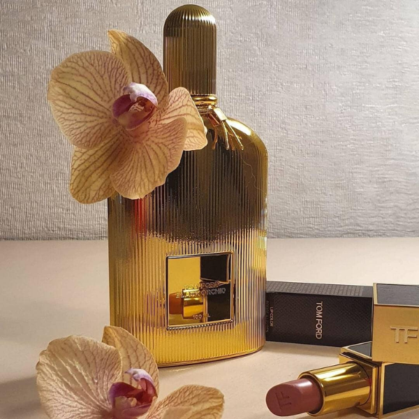 Nước Hoa Unisex Tom Ford Black Orchid Parfum Black Orchid là chai nước hoa được ra mắt với phiên bản đầu tiên vào năm 2006. Đến năm 2020, sản phẩm tiếp tục xuất hiện với một diện mạo hoàn toàn mới cùng mùi hương nồng nàn hơn.