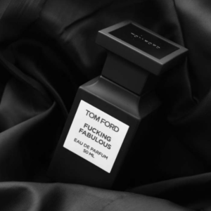 Nước Hoa Unisex Tom Ford Fucking Fabulous EDP Fucking Fabulous gây cuốn hút một cách đặc biệt bằng những nốt hương đến từ nhóm hương da thuộc.