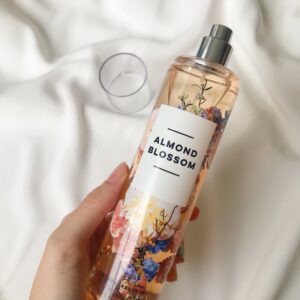 Body Mist Bath and Body Works Almond Blossom - Image 3