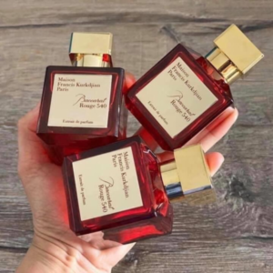 Nước Hoa Unisex Maison Francis Kurkdjian Baccarat Rouge 540 Extrait Nước hoa Maison Francis Kurkdjian Baccarat Rouge 540 Extrait De Parfum được ra mắt vào năm 2017.