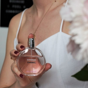 Nước Hoa Nữ Chanel Chance Eau Tendre EDT Nước Hoa Nữ Chanel Chance Eau Tendre EDT sở hữu mùi hương tinh tế và mang đậm chất thơ.
