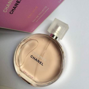 Nước Hoa Nữ Chanel Chance Eau Vive EDT Nước hoa nữ Chanel Chance Eau Vie EDT được ra mắt vào năm 2015, dưới bàn tay tài hoa của Olivier Polge - nhà sáng chế nước hoa của nhà Chanel.