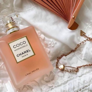 Nước Hoa Nữ Chanel Coco Mademoiselle L’Eau Privee EDP Nét nữ tính từ hương thơm sinh động, tươi mát và phức cảm, dành cho những người phụ nữ thanh lịch, quý phái và kiêu sa.