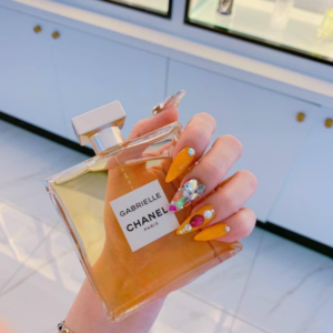 Nước Hoa Nữ Chanel Gabrielle EDP Thiết kế của nước hoa nữ cao cấp Chanel Gabrielle EDP là sản phẩm sáng tạo của nhà thiết kế Sylvie Legastelois, người đứng đầu bộ phận thiết kế sáng tạo tại Chanel.