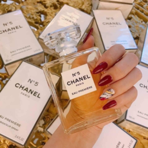 Nước Hoa Nữ Chanel No.5 Eau Premiere EDP Nước Hoa Nữ Chanel No.5 Eau Premiere EDP sở hữu hương thơm dịu dàng và tinh tế, phảng phất như những tia nắng ấm áp.