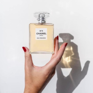 Nước Hoa Nữ Chanel No.5 Eau Premiere EDP Nước hoa nữ cao cấp Chanel No.5 Eau Premiere sở hữu thiết kế tương tự với những chai nước hoa cùng dòng No.5 khác.