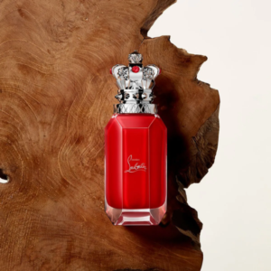 Nước Hoa Nữ Christian Louboutin Loubicrown EDP Chai nước hoa nữ cao cấp Christian Louboutin Loubicrown được ví như một cô nàng mặc chiếc váy đầm màu đỏ thướt tha kèm với chiếc "Vương miện Loubi".