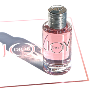 Nước Hoa Nữ Dior Joy EDP Nước hoa nữ Dior Joy EDP của thương hiệu Christian Dior xuất hiện vào cuối tháng 8/2018 như một sức sống mới, là niềm ao ước của vô vàn cô gái bởi sự tinh tế mà thương hiệu mang lại.