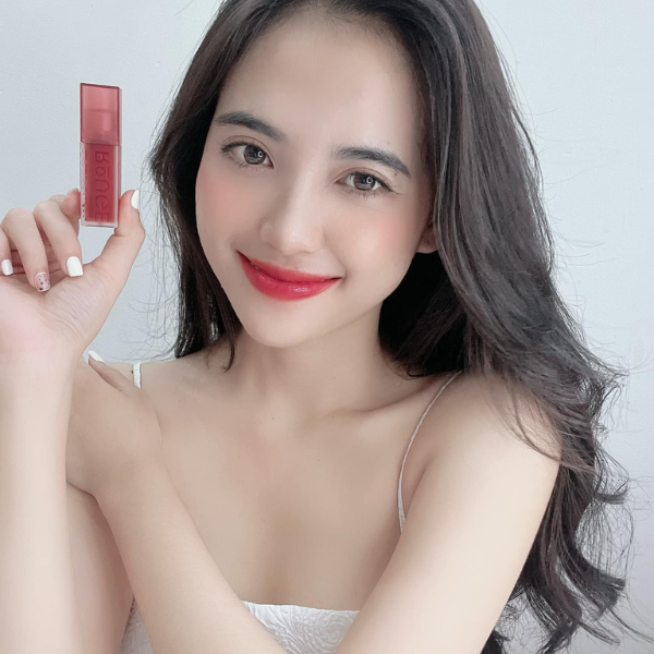 Son Black Rouge Double Layer Over Velvet DL02 Mute Layer - Màu Hồng Đào Double Layer Over Velvet Mute Layer tạo cho đôi môi cảm giác mỏng nhẹ và căng mọng, vô cùng lôi cuốn và đặc biệt.