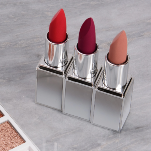 Son Tom Ford Extrême Badass Lip Color 01 Scarlet Shock - Màu Đỏ Tươi - Image 3