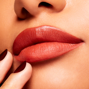 Son MAC Powder Kiss Velvet Blur Slim 886 Marrakesh Mere - Màu Đỏ Nâu - Image 7