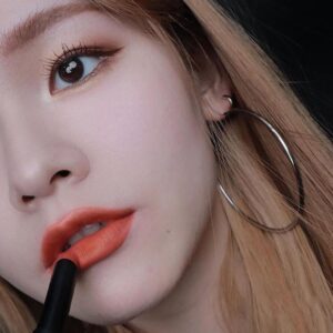 Son MAC Powder Kiss Velvet Blur Slim 895 Sorry Not Sorry - Màu Cam Cháy - Image 4
