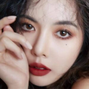 Son MAC Powder Kiss Velvet Blur Slim 877 Devoted To Chili - Màu Đỏ Đất - Image 5