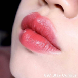 Son MAC Powder Kiss Velvet Slim 897 Stay Curious - Màu Đỏ Hồng - Image 7