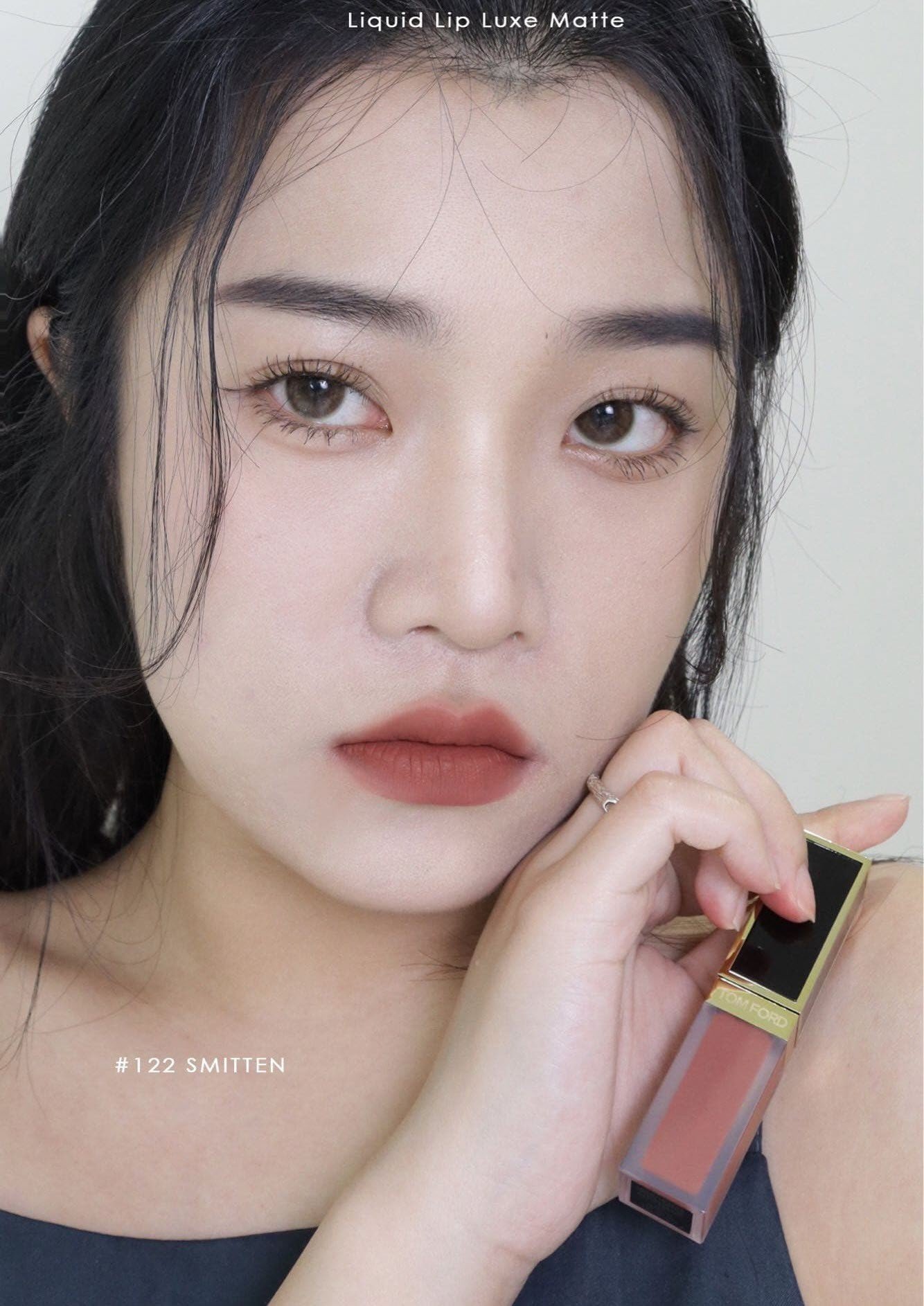 Son Kem Tom Ford Liquid Lip Luxe Matte 122 Smitten - Màu Đỏ Đất - Image 4