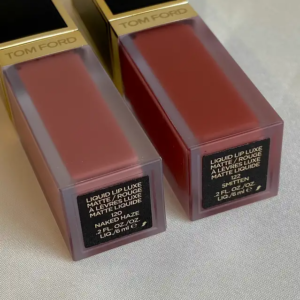 Son Kem Tom Ford Liquid Lip Luxe Matte 122 Smitten - Màu Đỏ Đất - Image 5