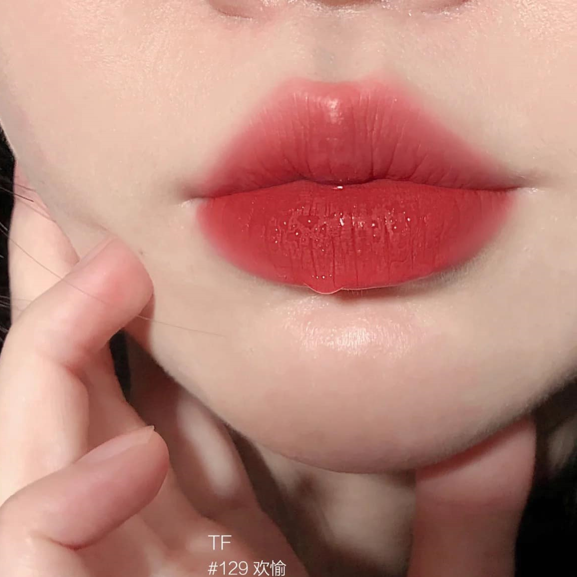 Son Kem Tom Ford Liquid Lip Luxe Matte 129 Carnal Red - Màu Đỏ Cam Hồng - Image 2