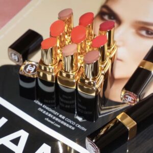Son Chanel Rouge Coco Flash Hydrating Vibrant Shine Lip Colour 176 Escapade - Màu Đỏ Đất - Image 6