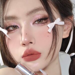 Son Kem MAC Locked Kiss Ink 24HR Lipcolour 76 Blushing – Màu Hồng Hoa - Image 4