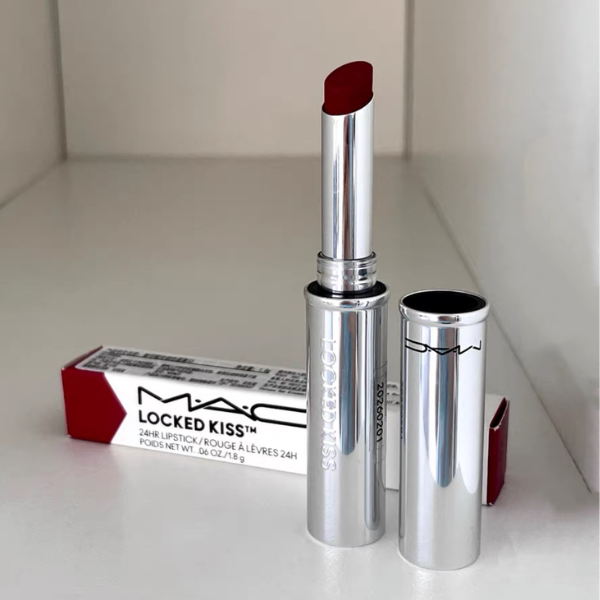 Son MAC Locked Kiss 24HR Lipstick 85 Poncy - Màu Đỏ Rượu - Image 6