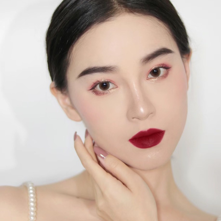 Son MAC Locked Kiss 24HR Lipstick 85 Poncy - Màu Đỏ Rượu - Image 4