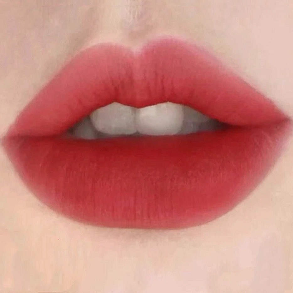 Son MAC Locked Kiss 24HR Lipstick 88 Ruby True