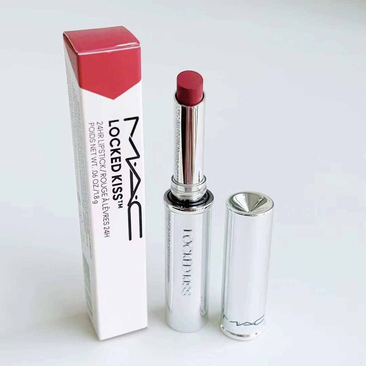 Son MAC Locked Kiss 24HR Lipstick 88 Ruby True